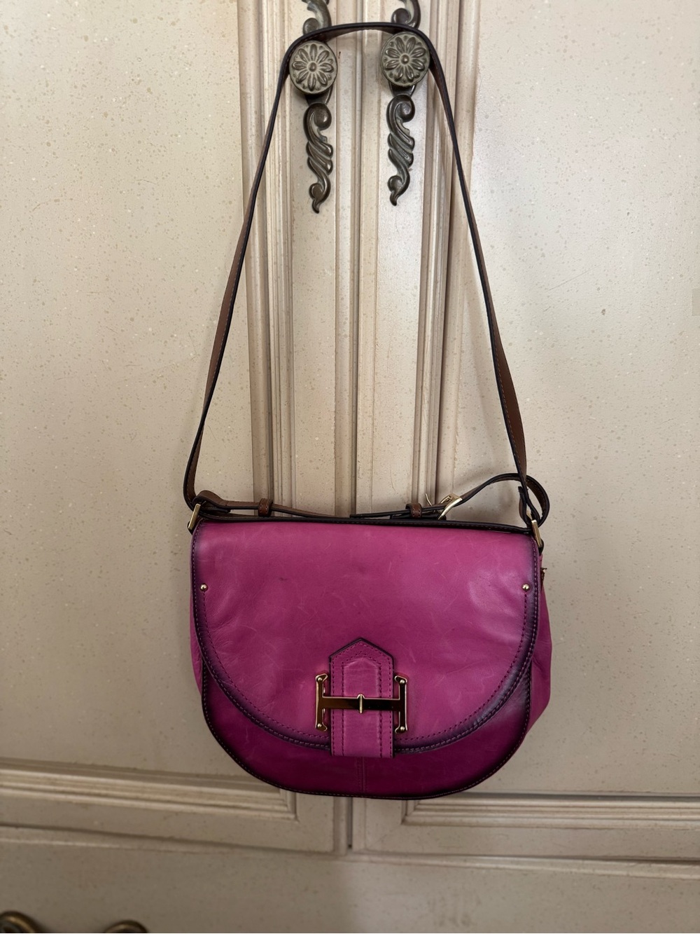 Stylish Pink Leather Crossbody Saddle Bag